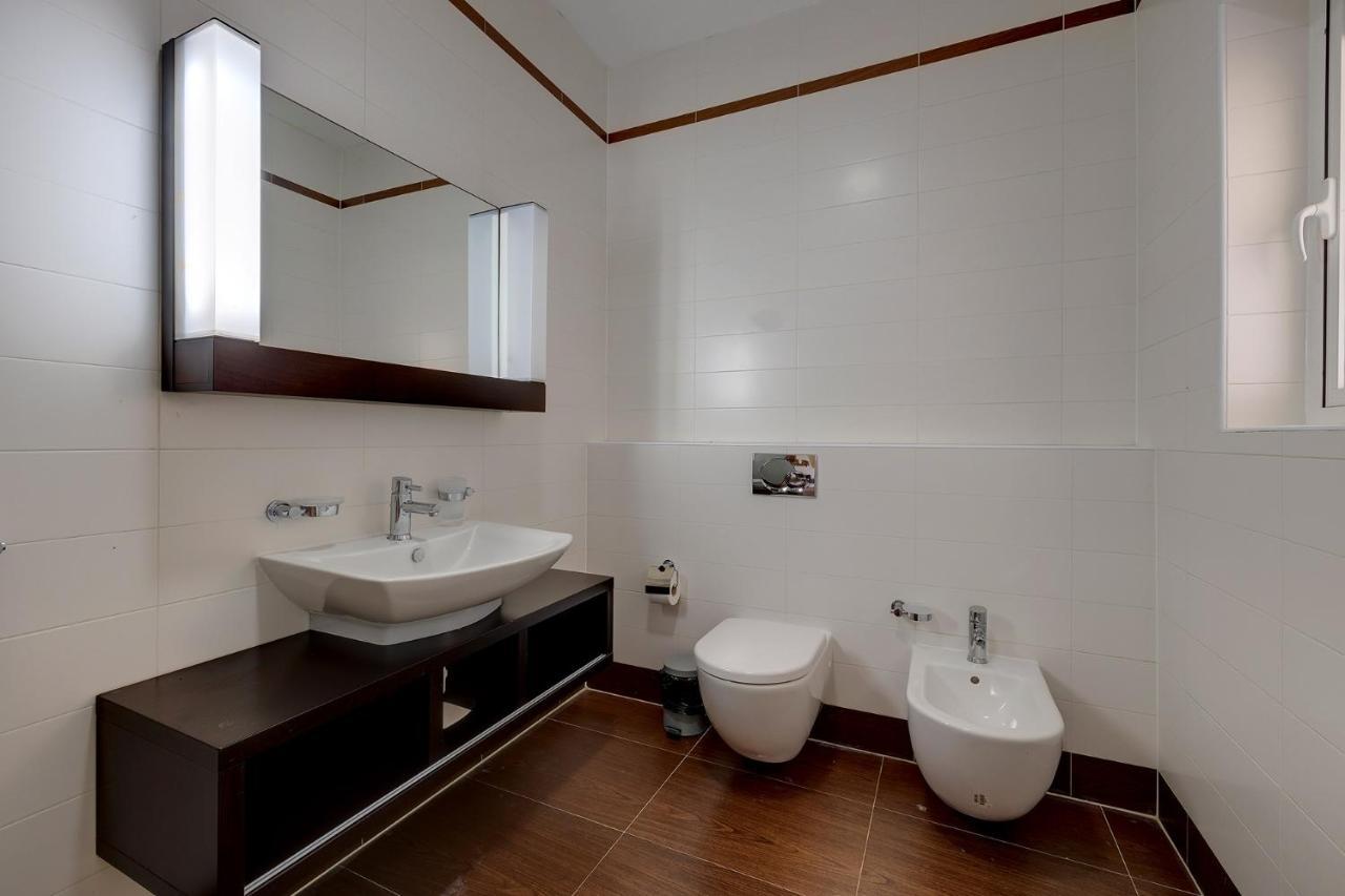 Seafront Lux Apart Inc Pool, Upmarket Area Sliema Exteriör bild